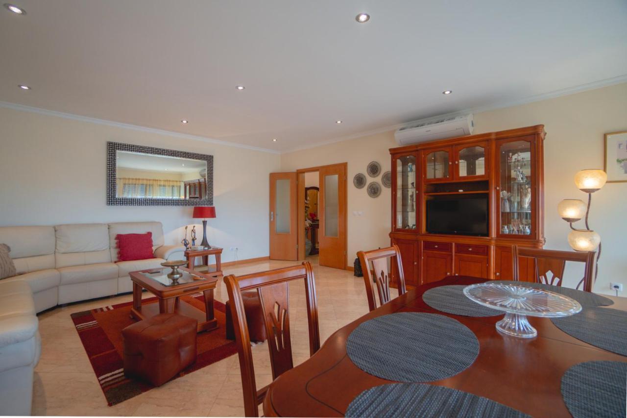 Large Modern Ponta Delgada Apartment المظهر الخارجي الصورة